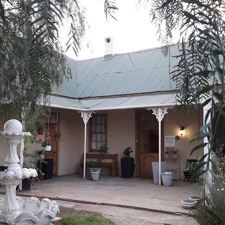 Calvinia Guesthouse Esterno foto