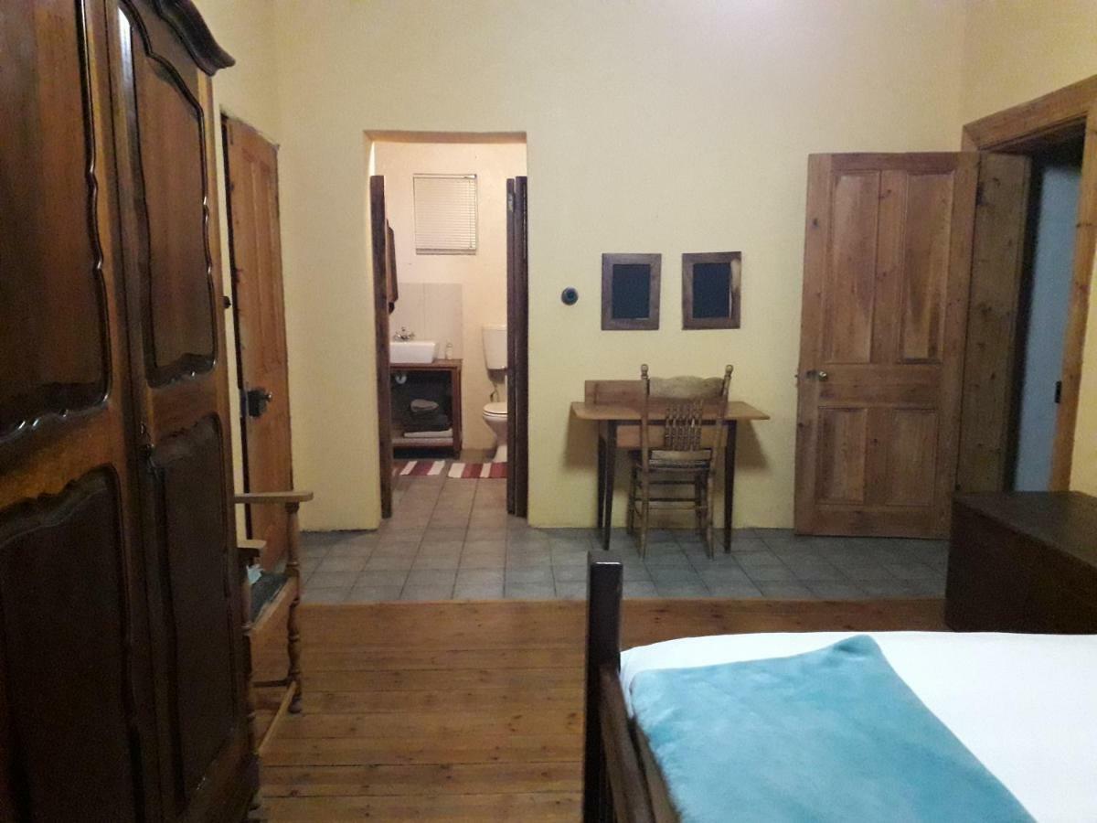 Calvinia Guesthouse Esterno foto