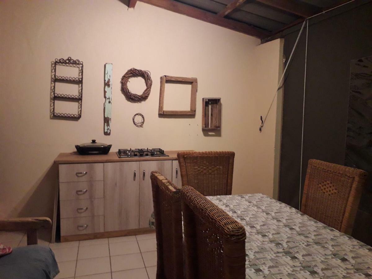 Calvinia Guesthouse Esterno foto